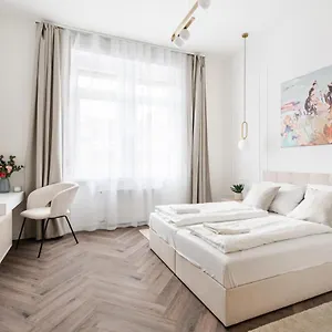 E13 - Grand Boulevard Heritage - Location By Bqa Apartment