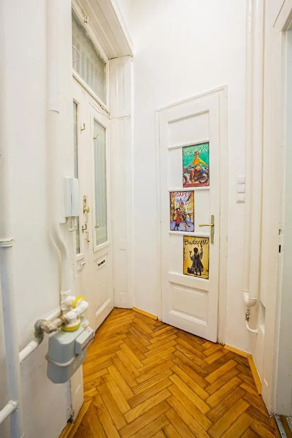 Vaci Street Studio Budapest Apartment