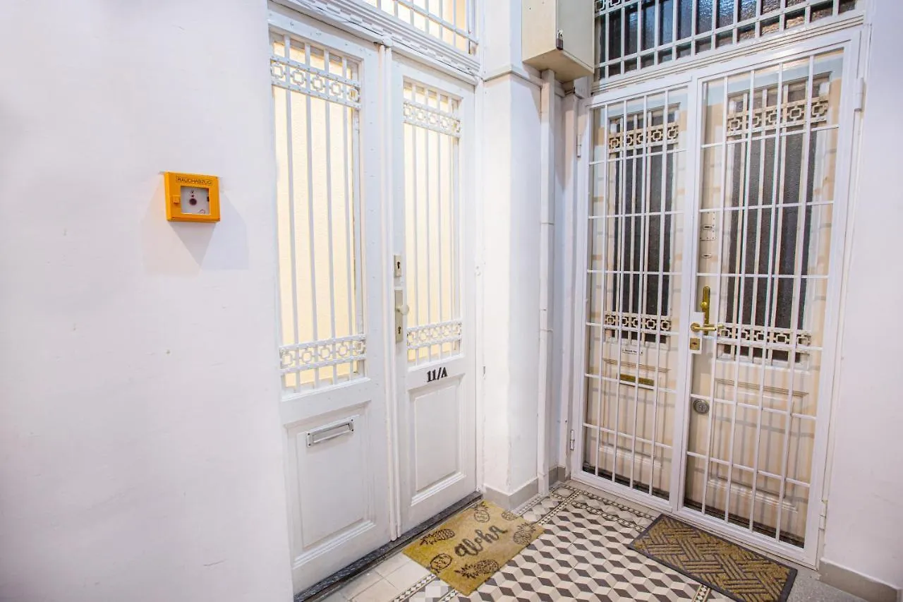 Vaci Street Studio Budapest 0*,  Hungary